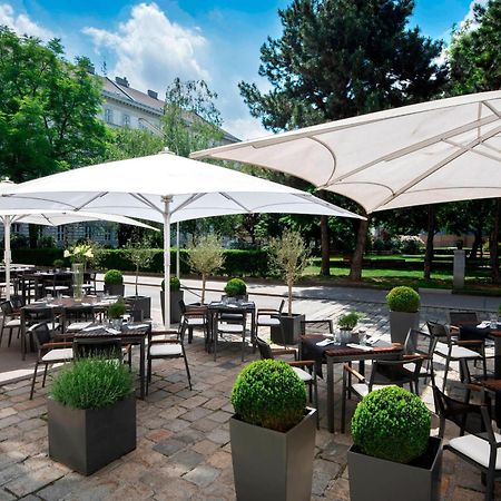 Le Meridien Vienna Hotel Exterior photo The restaurant's terrace