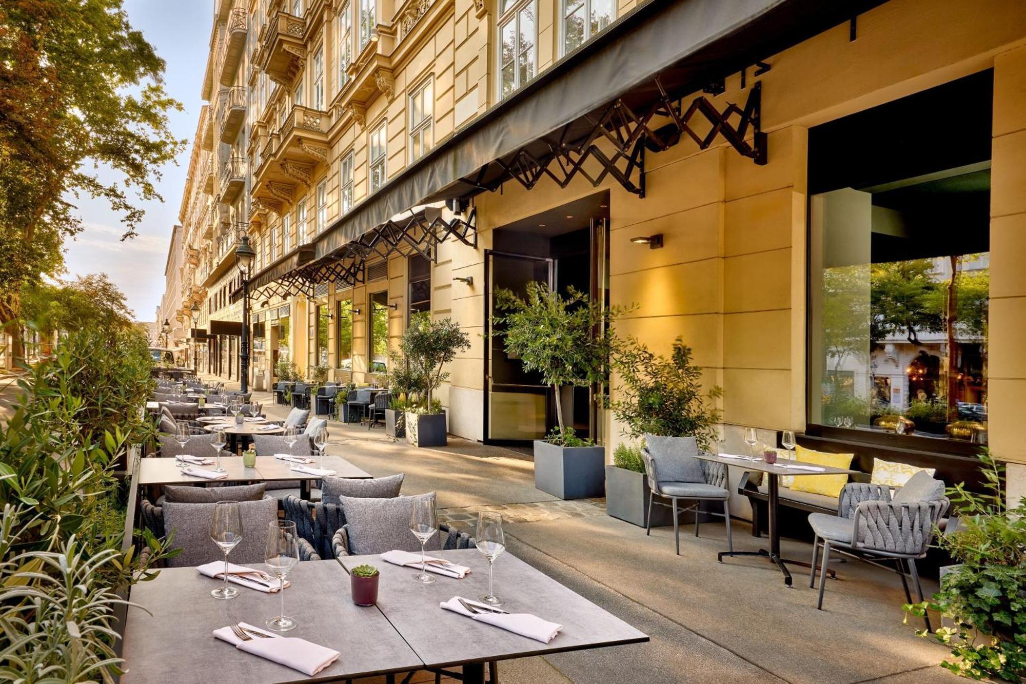 Le Meridien Vienna Hotel Exterior photo The Terrace at Mandarin Oriental, Munich